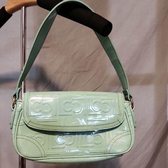 Liz Claiborne Handbags - Liz Claiborne Green Shoulder Bag with Textured Finish